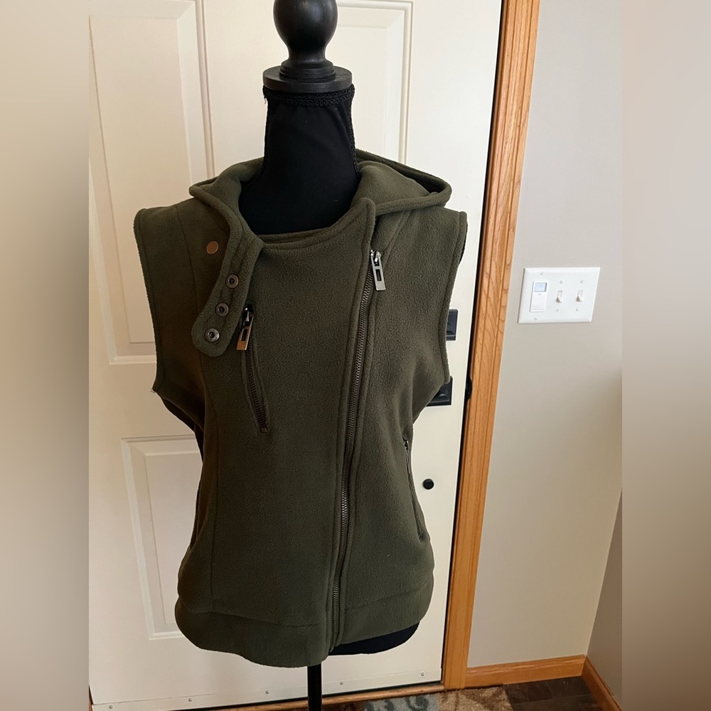 Women’s Doublju olive green fleece moto equestrian hooded vest. Size large